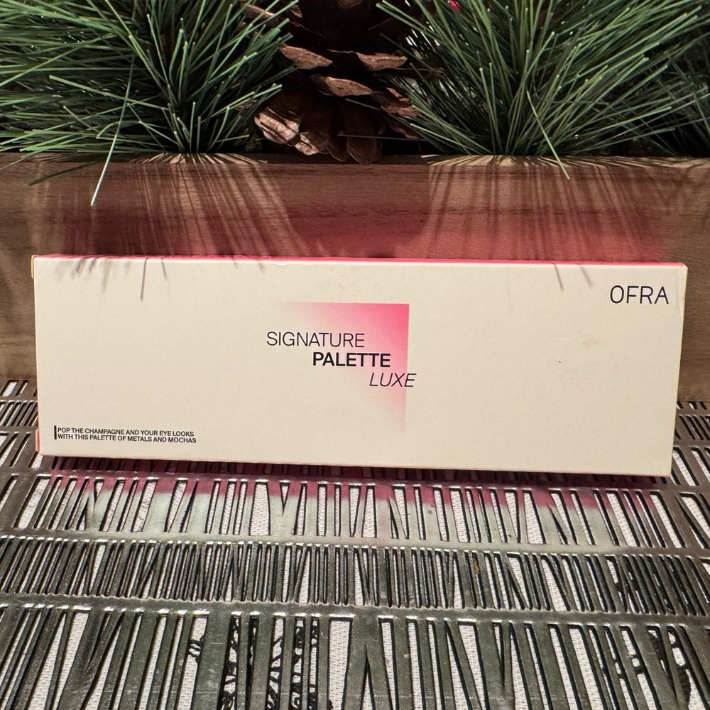 OFRA Signature Pallet Luxe Eyeshadow NIB